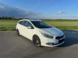Kia Ceed SW / cee'd SW 1.6 CRDi 128 ISG Dream Team Edition