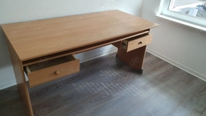 Schreibtisch mit 2 Schubladen und Ablage