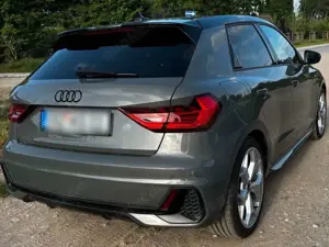 Audi A1 A1 35 TFSI Sportback S tronic S line Bild 4