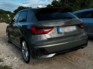 Audi A1 A1 35 TFSI Sportback S tronic S line Bild 5