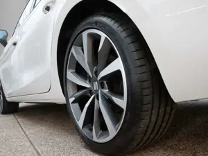 SEAT Leon ST 2.0 TDI DSG FR AHK/Navi/LED Bild 5