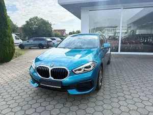 BMW 118 i Limousine LENRKADHEIZUNG NAVI LED PDC Bild 4