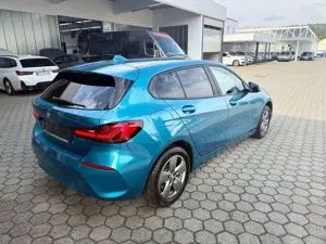 BMW 118 i Limousine LENRKADHEIZUNG NAVI LED PDC Bild 5