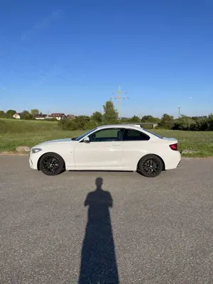 BMW 225 225d Coupe M-Sportpaket Bild 4