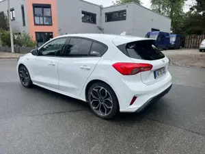 Ford Focus Focus ST 1.0 EcoBoost Start-Stopp-System ACTIVE Bild 3