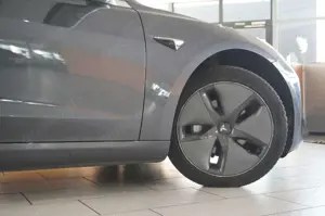 Tesla Model 3 LONGRANGE DUAL-MOTOR NAVI/KAMERA/SH/FSD Bild 5