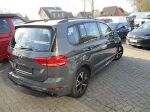 Volkswagen Touran Diesel 2.0 TDI SCR DSG Highline Bild 4