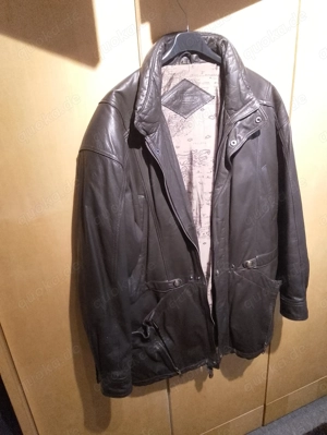 Leder Jacke 50 XL Größe. Sehr gut erhalten.