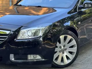Opel Insignia A Lim. Sport 4x4/XENON/LEDER/KUPPLUNG-N Bild 2