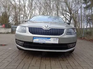 Skoda Octavia Elegance*Garagenwagen*Garantie*2.Hand* Bild 3