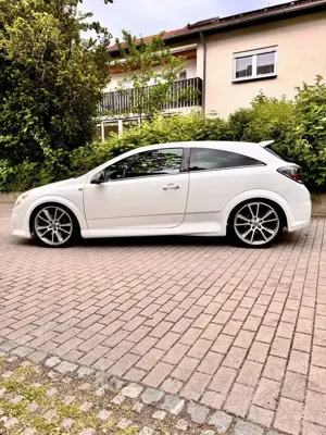 Opel Astra OPC Nürburgring Edition