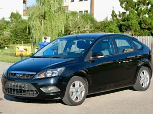 Ford Focus Focus Fließheck  5-Türer 1.6 16V Sport