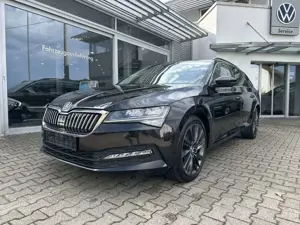 Skoda Superb Combi 2.0TDI STYLE*LED*NAVI*AHK*PDC