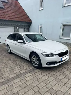 BMW 320 320d Touring Aut. Advantage