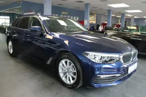 BMW 530 530i xDrive Touring - Leder - Navi - Head up -