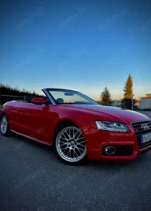 Audi A5 Cabrio 2.0 TFSI quattro S tronic Bild 2
