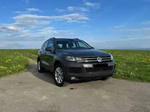 Volkswagen Touareg 3.0 V6 TDI AWD AHK TÜV+Insp+Bremsen NEU