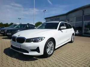 BMW 320 d Touring HeadUp/AHK/LED/PANO/PDC/SHZ