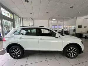 Volkswagen Tiguan Comfortline 2.0TDI *DIGITALTACHO*LED*360° Bild 4