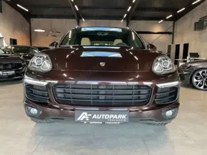Porsche Cayenne AHK Leder Navi Pano Luftf. BOSE Bild 2