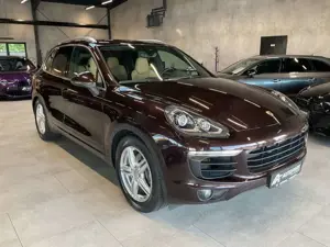 Porsche Cayenne AHK Leder Navi Pano Luftf. BOSE Bild 3
