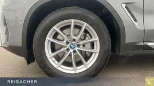 BMW X3 xDrive 30e A AHK RFK SHZ LC HiFi KomftZ 18"LM Bild 3