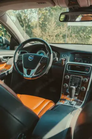 Volvo V60 T6 AWD Geartronic Summum Bild 5