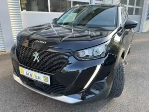 Peugeot 2008 (e-) Allure, Navi, Rückfahrkamera, Sitzheizung