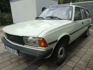 Peugeot 305 Break GL Bild 1