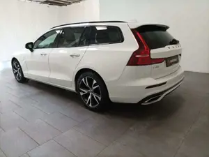 Volvo V60 V 60 T6 Twin Engine AWD R Design|Navi|CAM|Xenium Bild 4