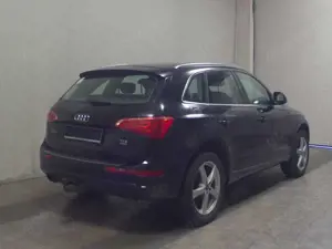 Audi Q5 2.0 TDI Qu. Sportsitze AHK PDC SHZ Xenon Bild 4