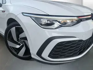 Volkswagen Golf VIII GTI 2.0 TSI DSG ANDROID/APPLE DAB ACC SITZHZG Bild 2