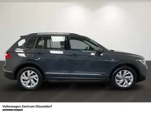 Volkswagen Tiguan Life 2.0 TDI 4MOTION DSG Navigation Bild 3