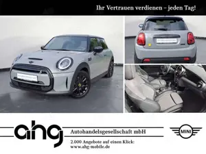 MINI Cooper SE . Classic Trim Navi Panorama PDC CarPla