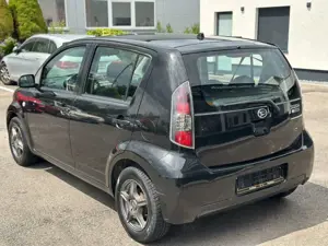 Daihatsu Sirion 1.3 GANZJAHRESREIFEN NEU/KLIMA/SERVO/ Bild 5