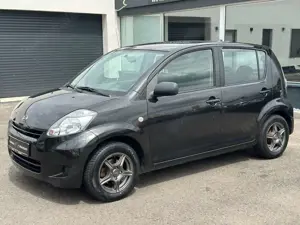 Daihatsu Sirion 1.3 GANZJAHRESREIFEN NEU/KLIMA/SERVO/ Bild 3