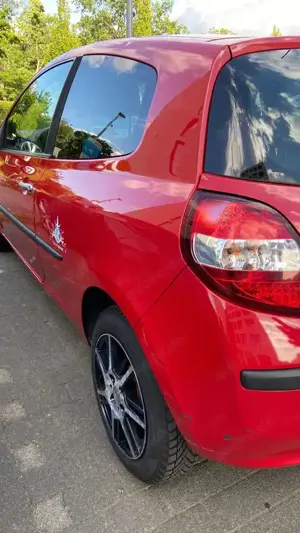 Renault Clio Clio 1.2 16V Ripcurl Bild 4