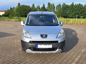 Peugeot Partner Partner Tepee Diesel mit Rollstuhlrampe /Extrasitz