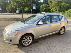 Kia Ceed SW / cee'd SW 2.0 Automatik,Klimaauto., Teilleder,GSD,scheckheft Bild 4