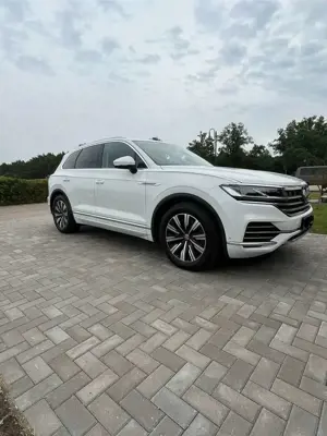 Volkswagen Touareg Elegance  *Luftfahrwerk*Steuerketten+AdBlue-Neu*