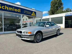 BMW 735 i A V8
