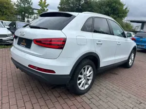 Audi Q3 2.0 TFSI quattro *Sport*Xenon*Keyless*SHZ* Bild 5