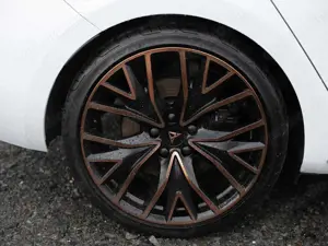 CUPRA Leon 2.0 TSI DSG NAVI PANO BEATS LED SHZ PDC Bild 5