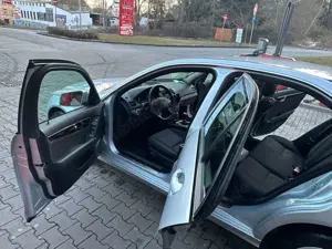 Mercedes-Benz C 180 Kompressor BlueEFFICIENCY Bild 4