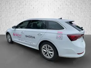 Skoda Octavia Combi 2.0 TDI DSG - Style Bild 3