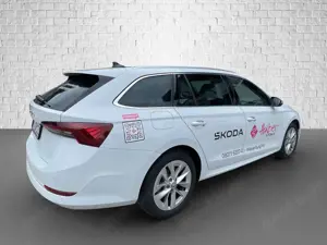 Skoda Octavia Combi 2.0 TDI DSG - Style Bild 5