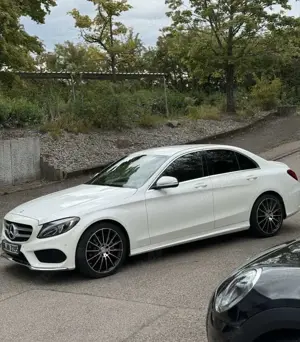 Mercedes-Benz C 200 7G-TRONIC AMG Line Bild 2