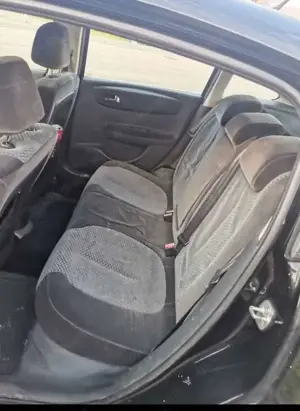 Citroen C4 1.6 HDi FAP Confort Bild 4