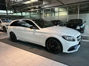 Mercedes-Benz C 63 AMG C 63 S T AMG Keramik Perf. Sitze ILS Pano Carbon Bild 3