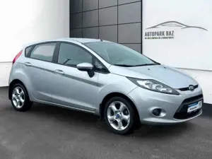Ford Fiesta Trend*1.Hand*TÜV Neu*WENIG KM* Bild 2